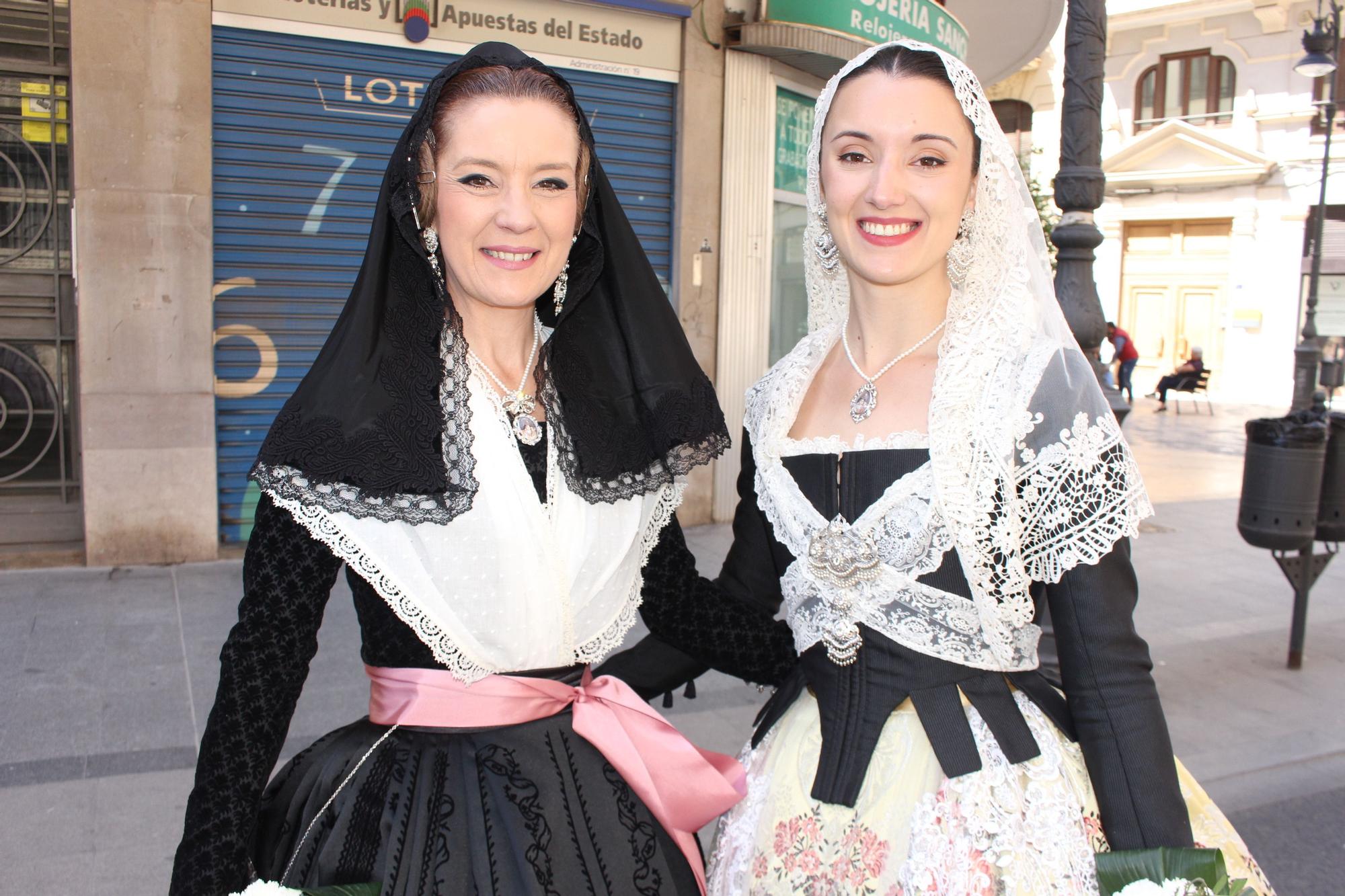 El desfile de falleras mayores en la Ofrenda a San Vicente Ferrer