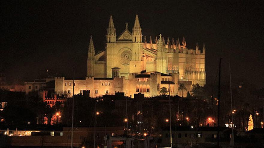 La Catedral solo se iluminará con luz blanca