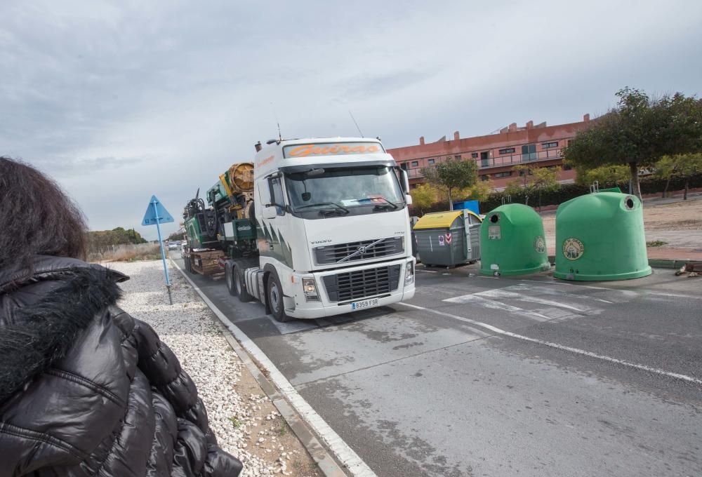 Trasiego de camiones hacia el PAU 5