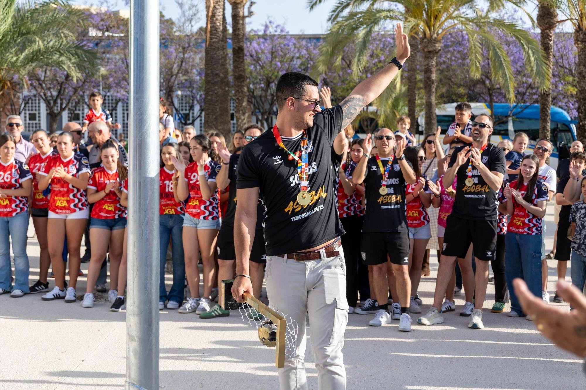 Recibimiento de los recién ascendidos Eon Horneo recién ascendidos a la liga Asobal de balonmano