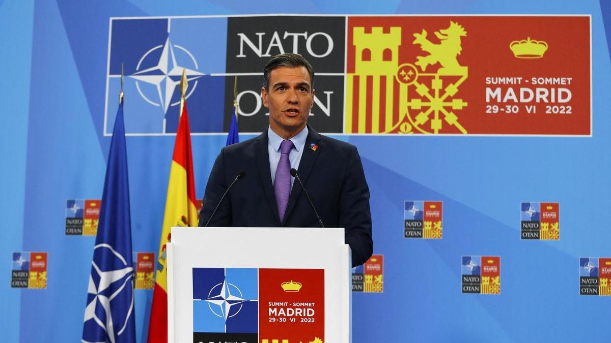 El presidente del Gobierno, Pedro Sánchez, durante la rueda de prensa de cierre de la cumbre de la OTAN.