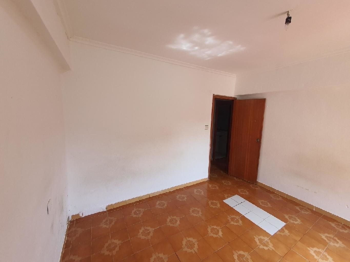 Piso a la venta en la calle Peris Celda por 47.300€