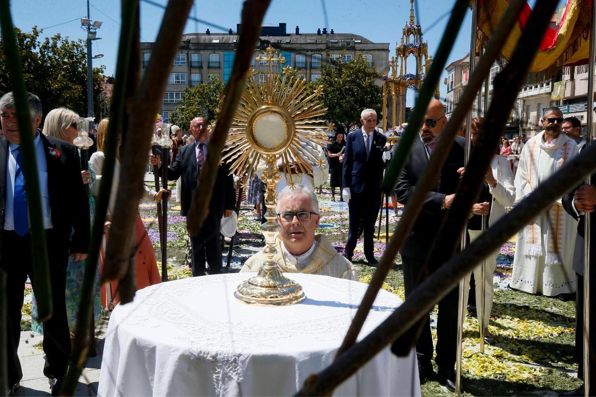 Ponteareas celebra la procesión del Corpus Christi con 35 alfombras florales Ponteareas celebra la procesión del Corpus Christi con 35 alfombras florales