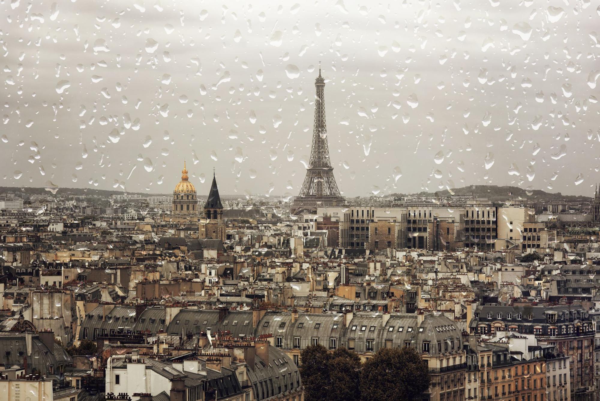 Cuando llueve en París, la ciudad de las luces se vuelve aún más especial