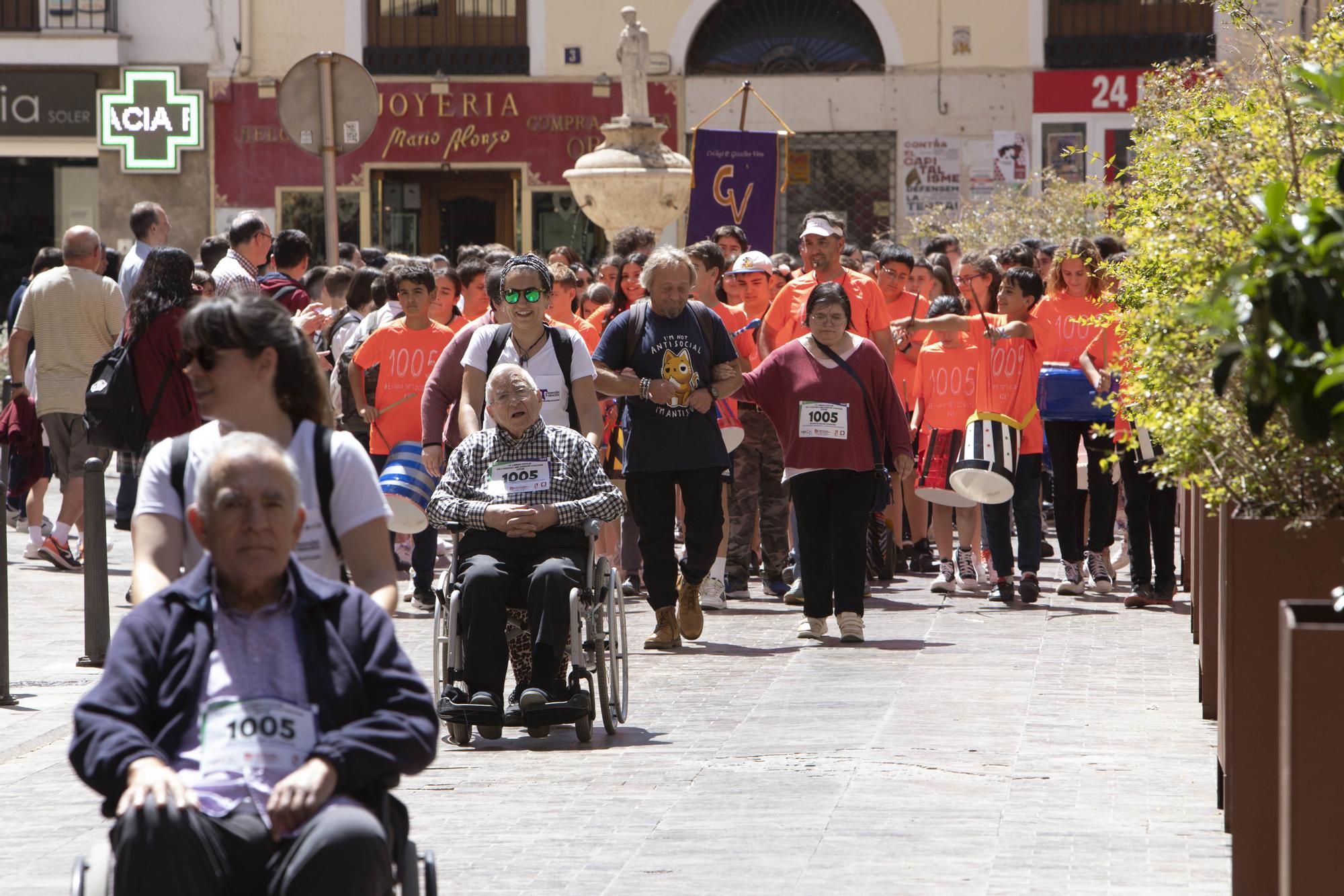 Más de 1.200 personas participan en la XV edición de la carrera de Aspromivise