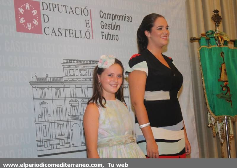 Castellón da la bienvenida a las reinas del 2014, Dunia Gormaz y Cristina Batalla