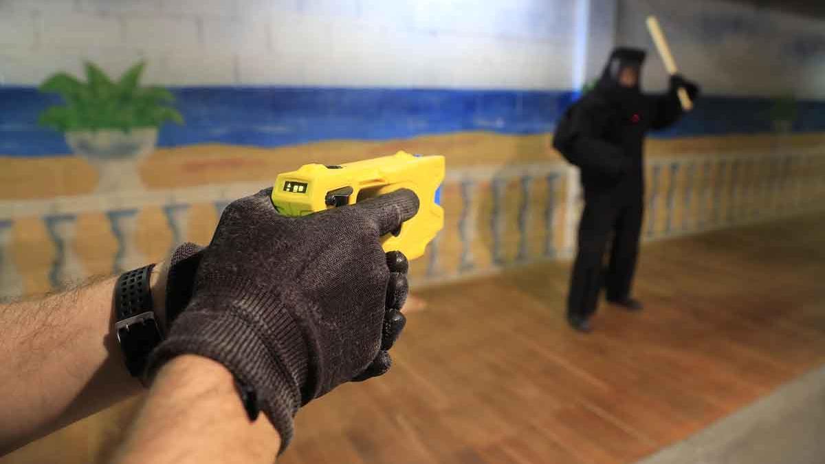 Una pistola Taser X-2, usada por los Mossos d'Esquadra.