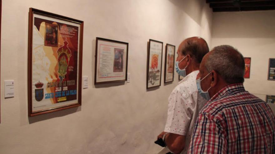Una exposición recoge la historia de 150 años de la Bajada en carteles