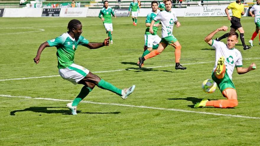 Los extremeños de Segunda B y Tercera, felices por la suspensión