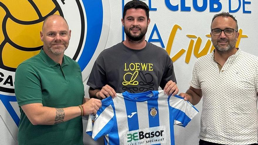 Óscar Bertó volverá a vestir la camiseta blanquiazul
