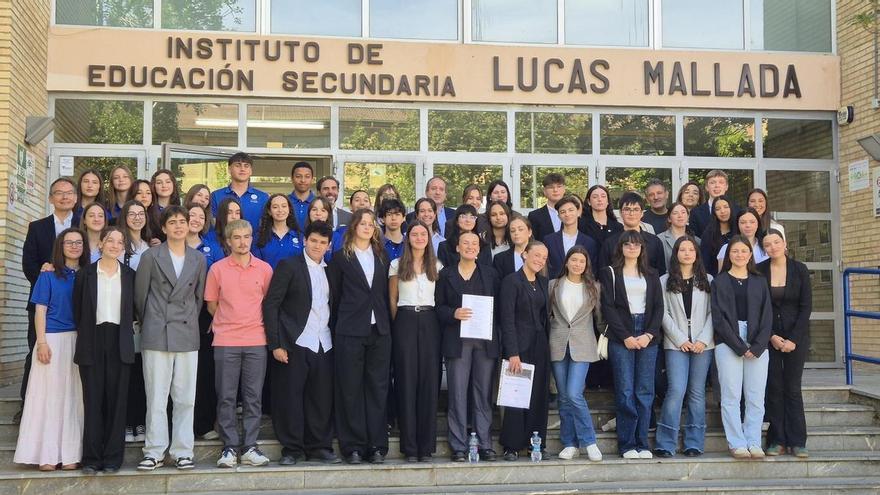 El IES Aguilar y Eslava de Cabra de Córdoba gana el VI Torneo de Debate Escolar del IES Lucas Mallada de Huesca