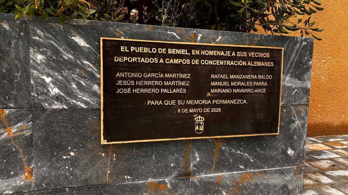 Placa conmemorativa Beniel | Beniel inaugura una placa en memoria de vecinos deportados a campos de concentración nazis