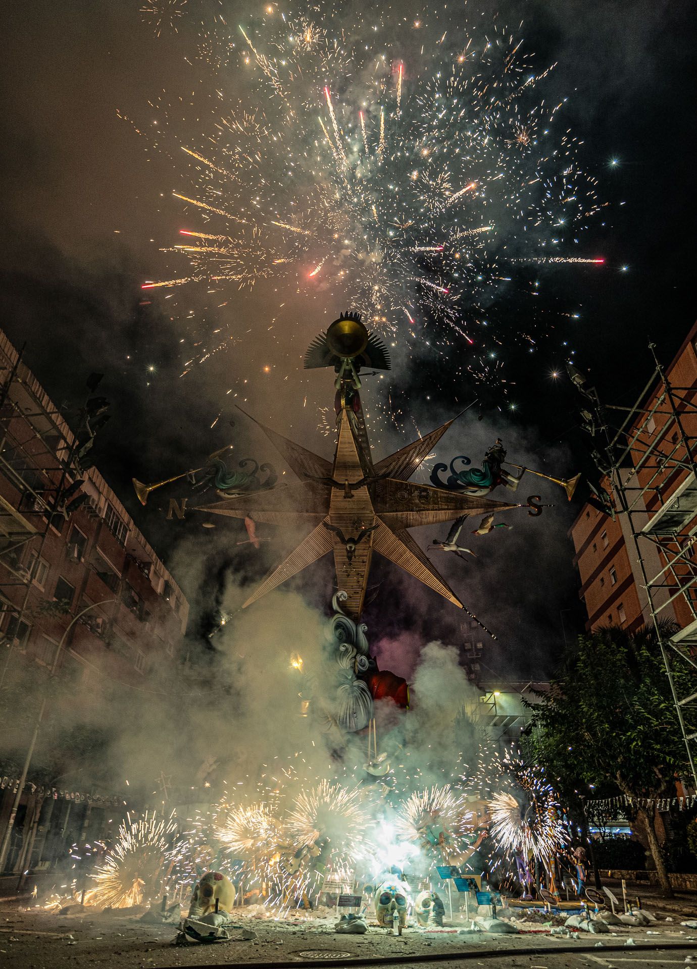 HOGUERAS DE ALICANTE | Cremá de la Hoguera Florida Portazgo