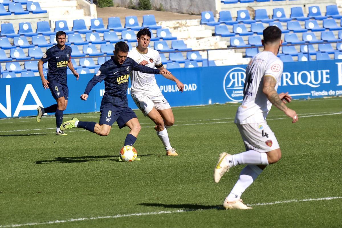 El UCAM Murcia CF contra el Puente Genil en fotos