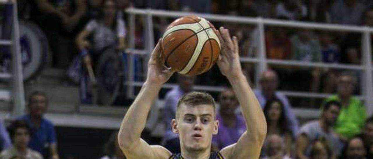 Davis Geks, durante un partido del Liberbank Oviedo en Pumarín.