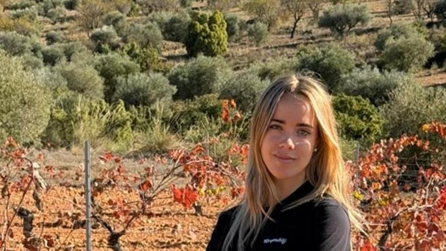 Paula Nuévalos (27 años), agricultora valenciana: "A ti te gusta estar de vacaciones en un sitio tranquilo, pero no te gusta el pueblo"