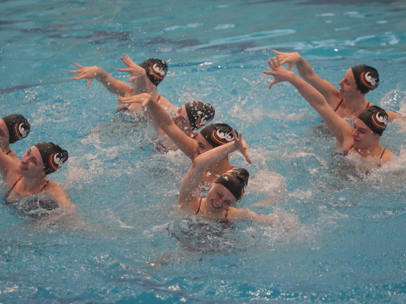 Exhibición solidaria por la dana del equipo español de natación artística