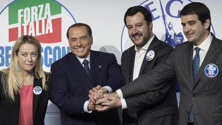 Meloni, Berlusconi, Salvini y Fitto, lde la coalición de derecha.