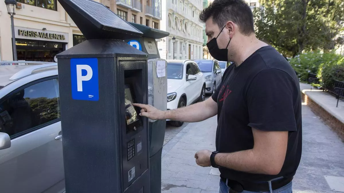 La zona azul vuelve a ser gratuita a la hora de la comida desde el 30 de octubre