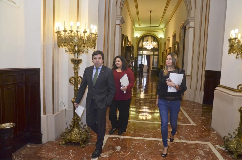 La Corporación rechaza el proyecto de cuentas para el próximo año tras el informe negativo de la Comisión de Facenda.