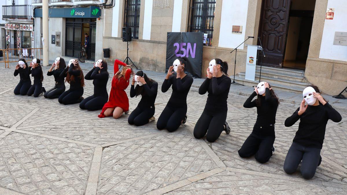 Performance en Arroyo de la Luz.