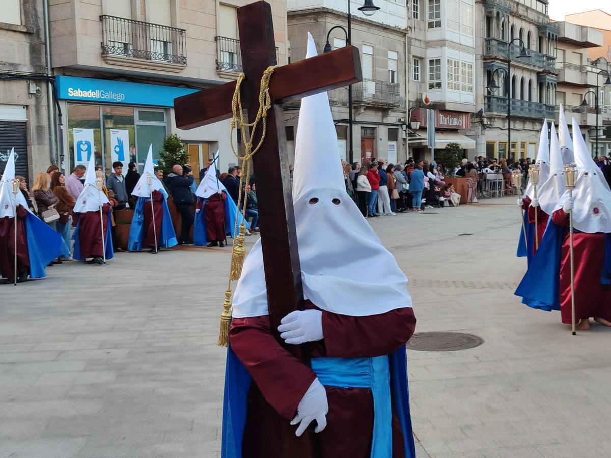 La solemne y espectacular procesión de la Santa Cena, en el Jueves Santo de Cangas