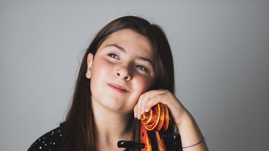 La chelista de 9 años Júlia Navarro Albero, premiada en Berlín