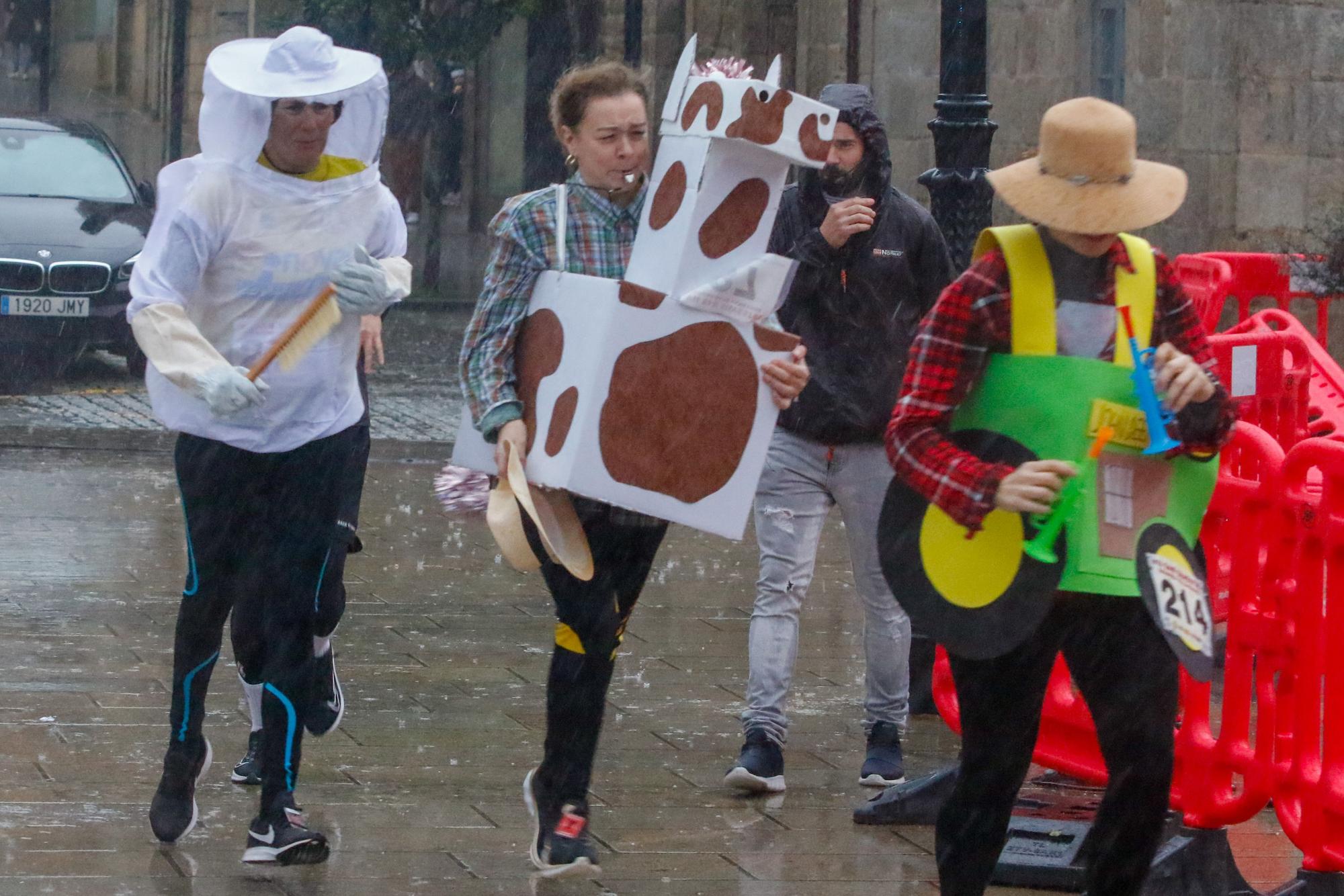 Más de 200 valientes hacen posible la recuperación de la San Silvestre de Cambados