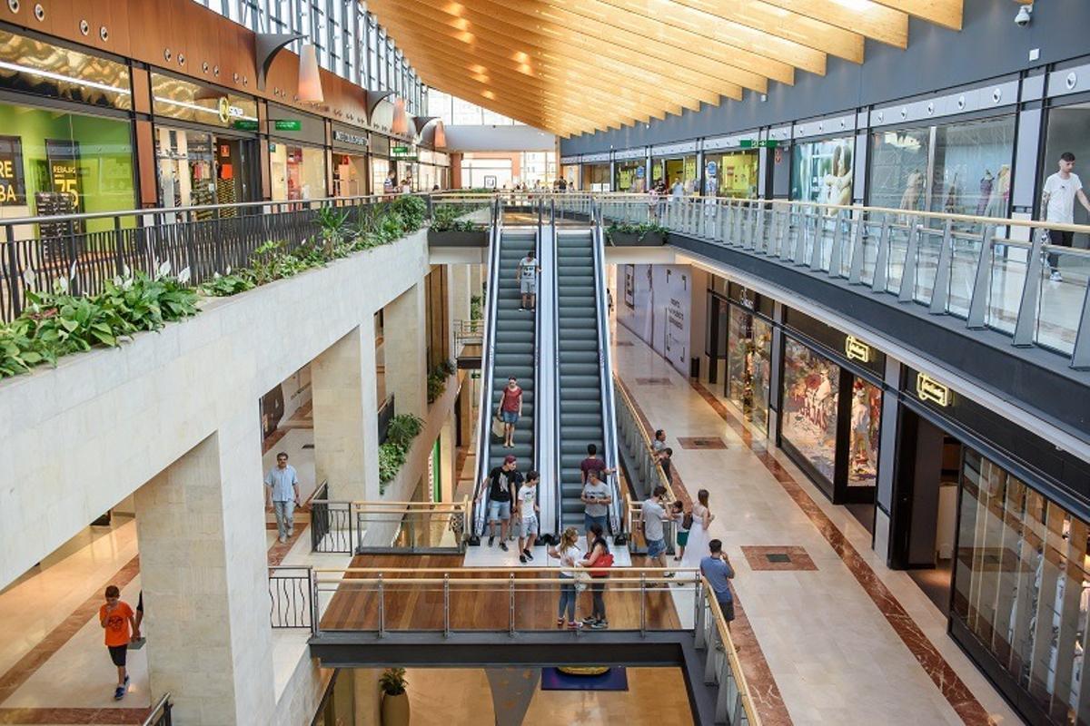 Interior de un centro comercial