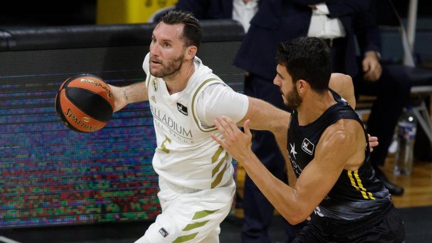 El Madrid gana al Tenerife y habrá &#039;Clásico&#039; ante el Barça en la final de la Supercopa