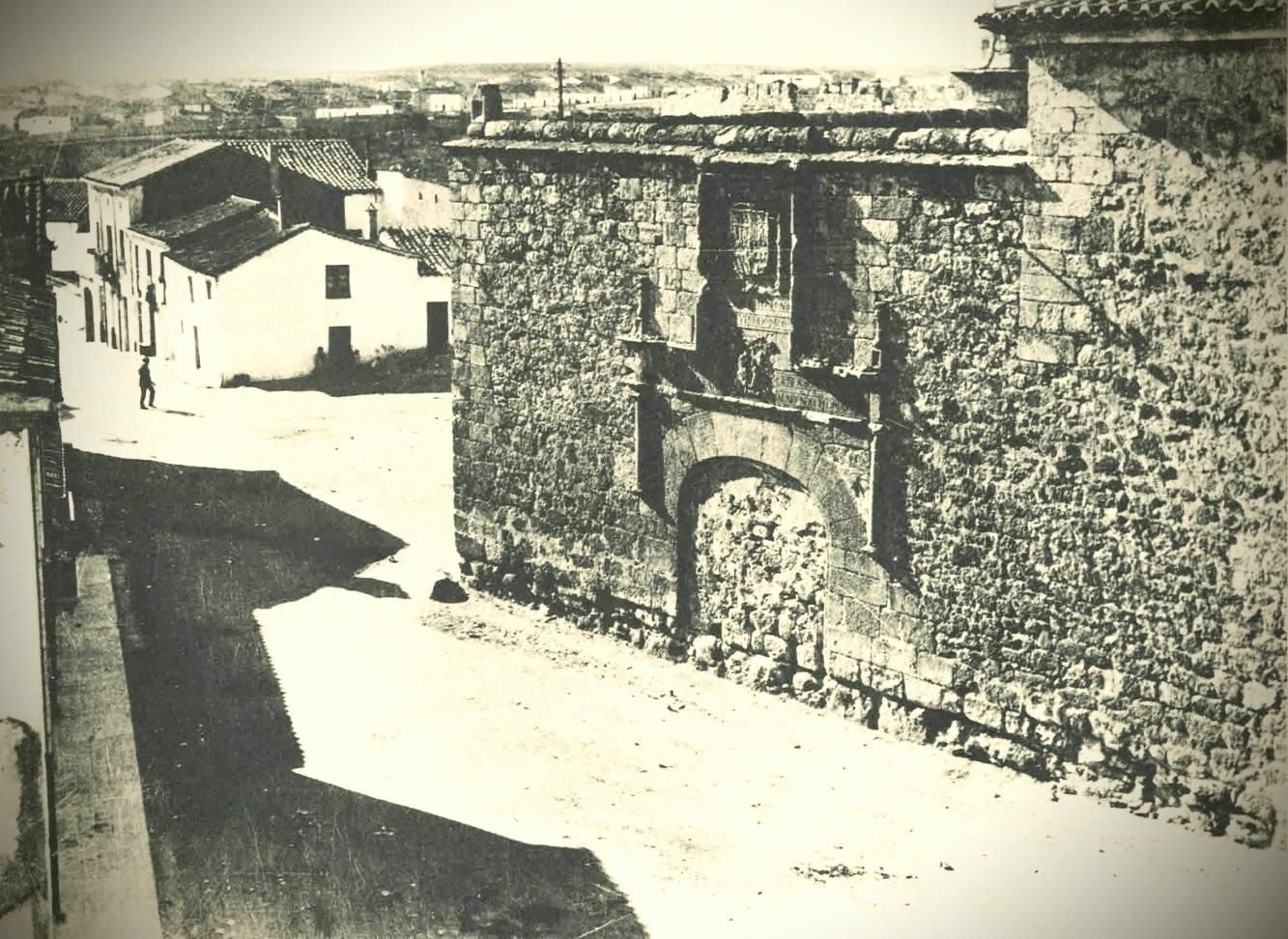 Alhóndiga y Plaza de Santa Ana años 70.