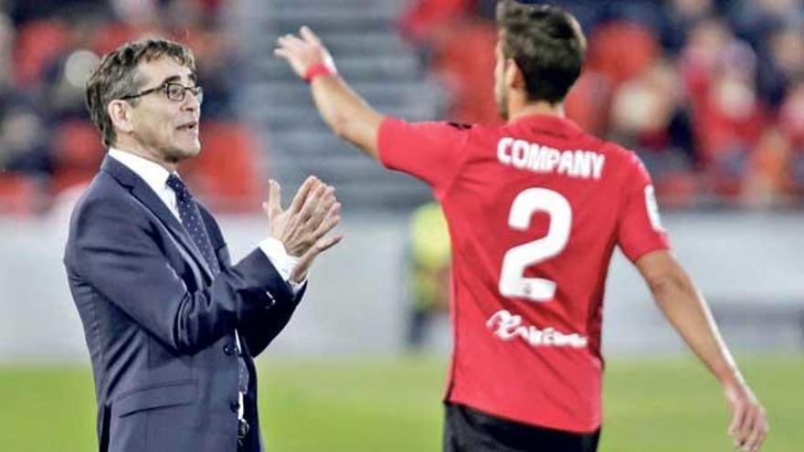 Fernando Vázquez, durante el partido del pasado sábado en Son Moix.