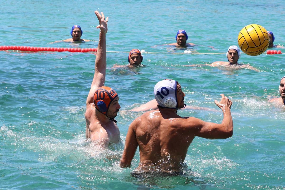 Imágenes de la fase final del Beach Polo Sant Josep disputado en Port des Torrent