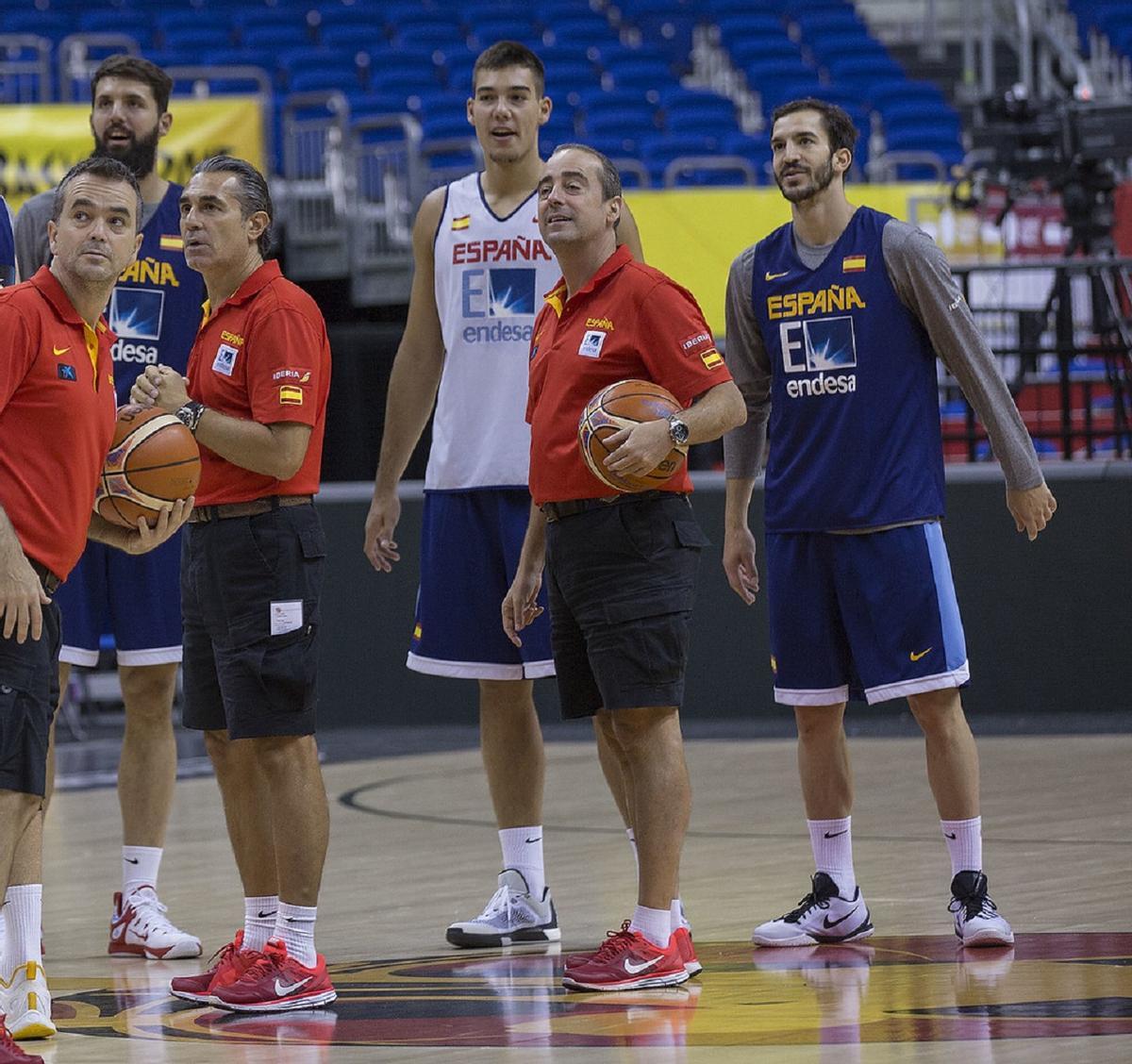 Txus Vidorreta y Willy Hernangómez, ahora en el Unicaja, coincidieron en la selección española.