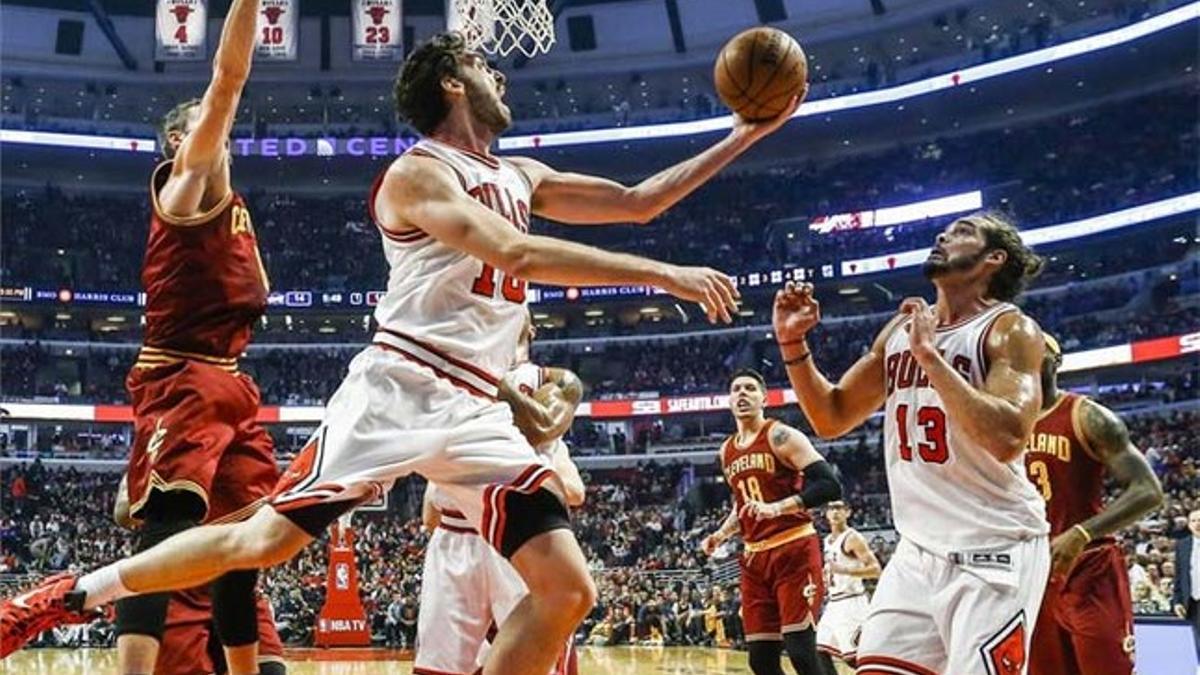 Pau Gasol jugó su segundo partido oficial con los Bulls