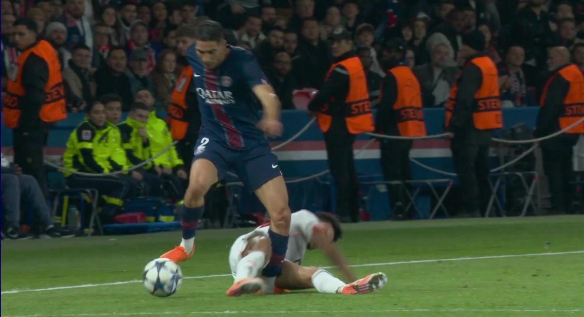 La salvaje entrada de Luis Díaz a Achraf