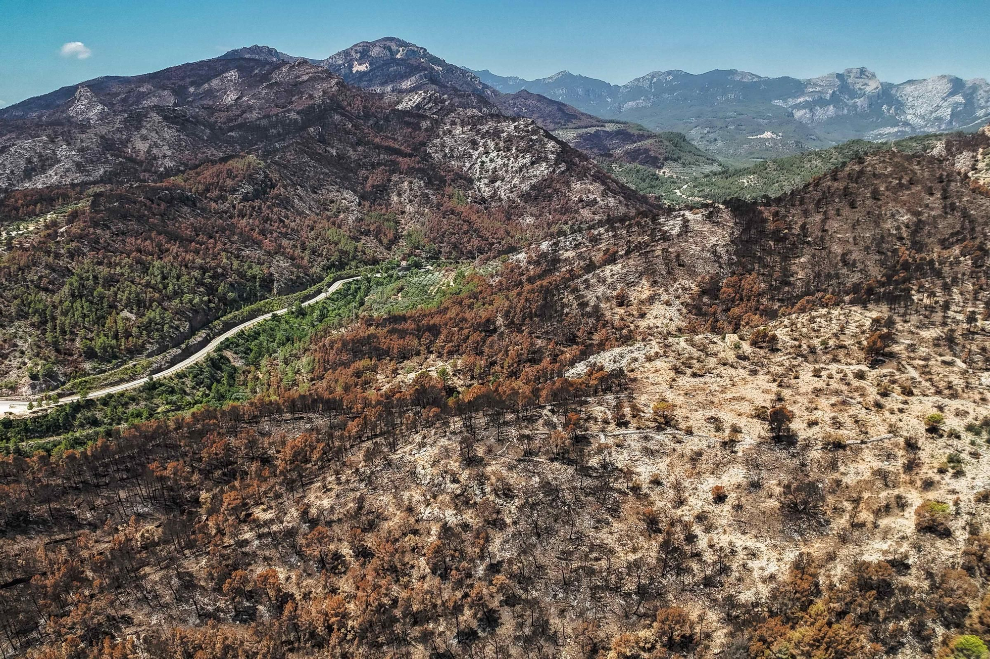 Les fotos de l'incendi de Paüls a vista de dron