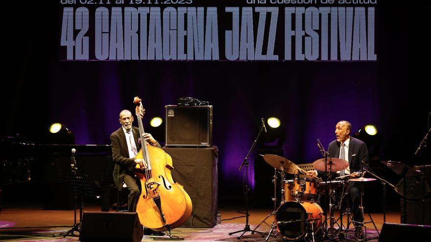 Ron Carter se despide con sobriedad y elegancia