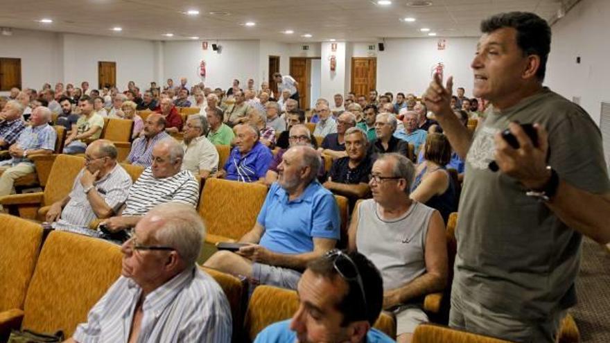 La asamblea del Saguntino elige la vía más rápida para tener nuevo estadio