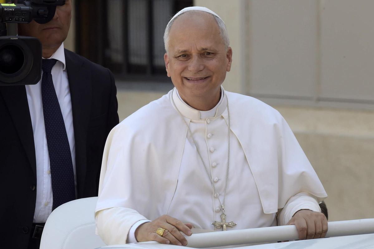 Foto de archivo de León XIV, en la plaza de San Pedro del Vaticano