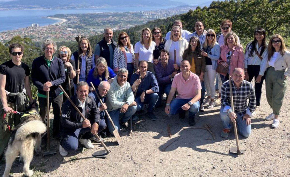 Tapias y su equipo, en San Miguel de Oia.