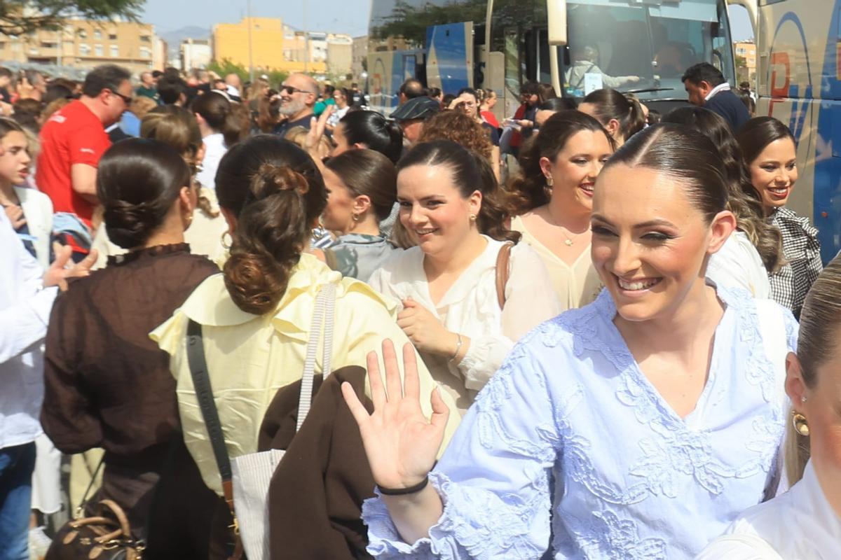Salida de las convivencias de las candidatas a Bellea del Foc de Alicante hacia Toledo Salida de las convivencias de las candidatas a Bellea del Foc de Alicante hacia Toledo