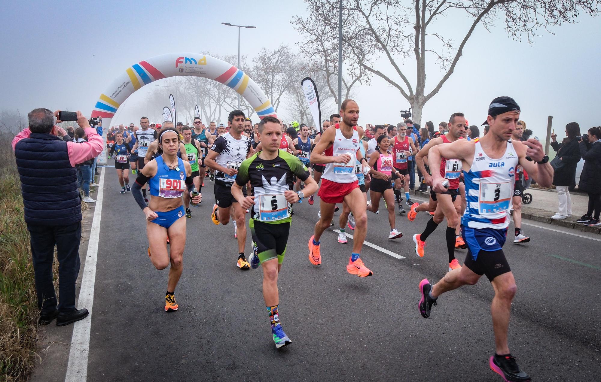 30 Maratón y 8 Medio Maratón Popular Ciudad de Badajoz en imágenes