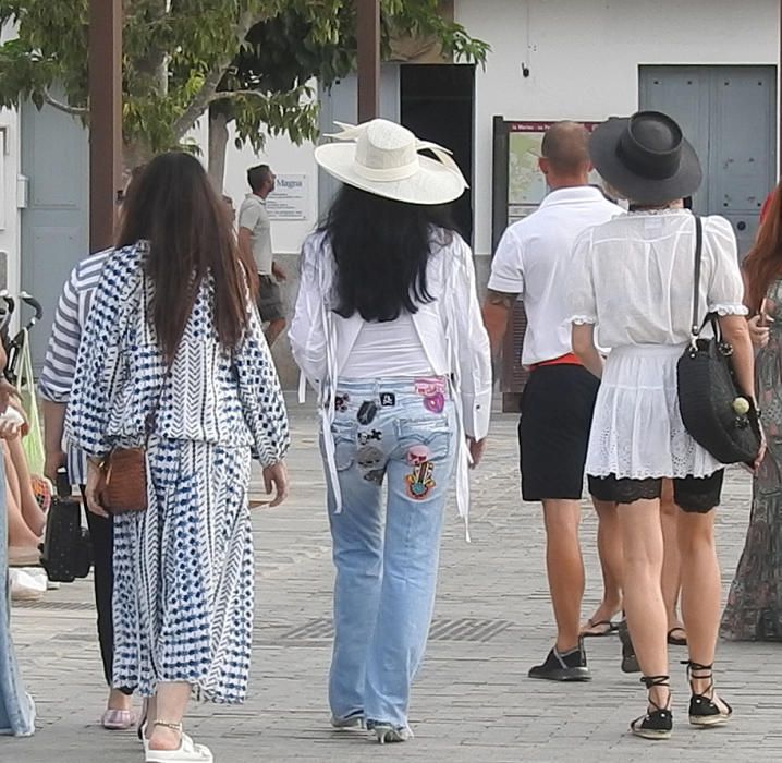 Cher desembarca en el puerto de Ibiza