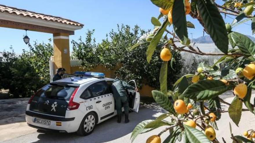 Una imagen de archivo de agentes de la Guardia Civil en un servicio de vigilancia.