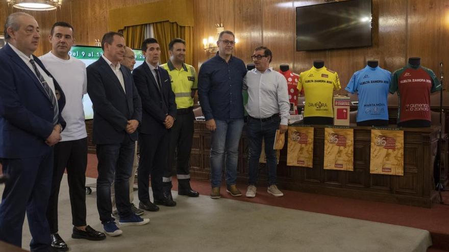 La Guardia Civil y su Agrupación de Tráfico, protagonista en la presentación de la 36ª Vuelta a Zamora