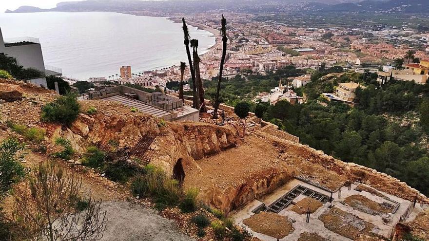 Los cimientos de dos chalés de lujo de la Cuesta de San Antonio de Xàbia.