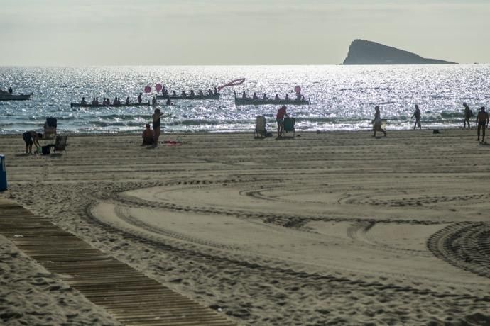 Marcha contra en cáncer de mama en Benidorm