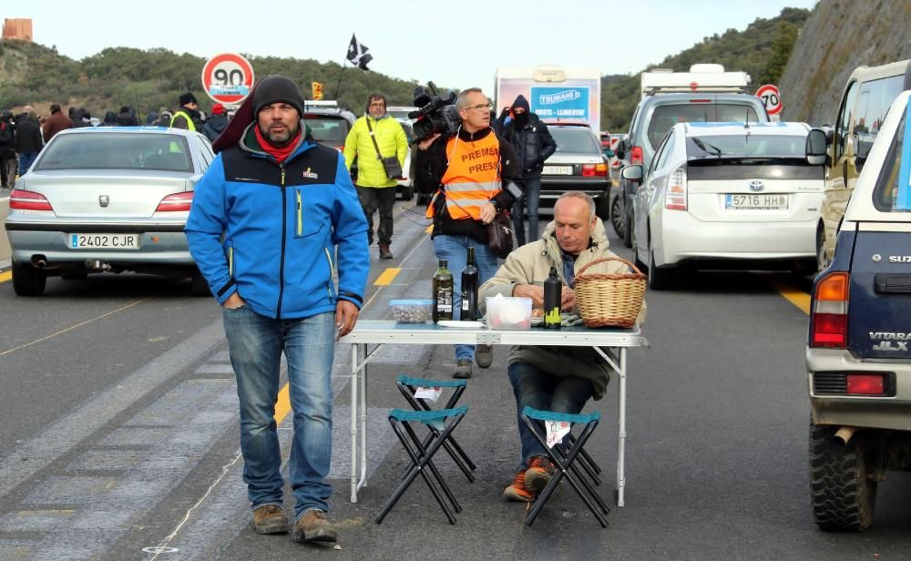 Tsunami Democràtic talla La Jonquera