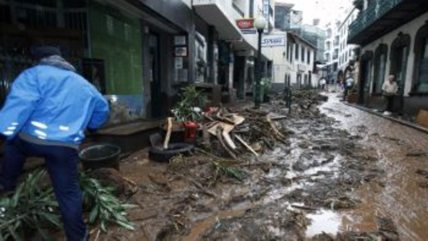 Veinticinco personas mueren a causa de las inundaciones en Madeira